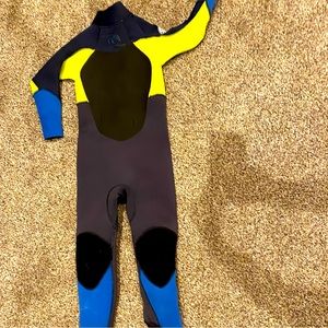 Kids wet suit size 7